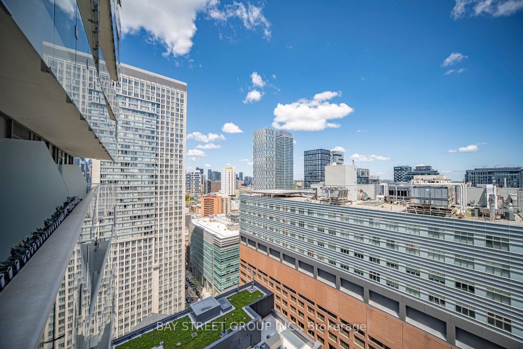 Photo of 197 Yonge Street #2204, Toronto, ON M5B 0C1 (MLS # C13852608)
