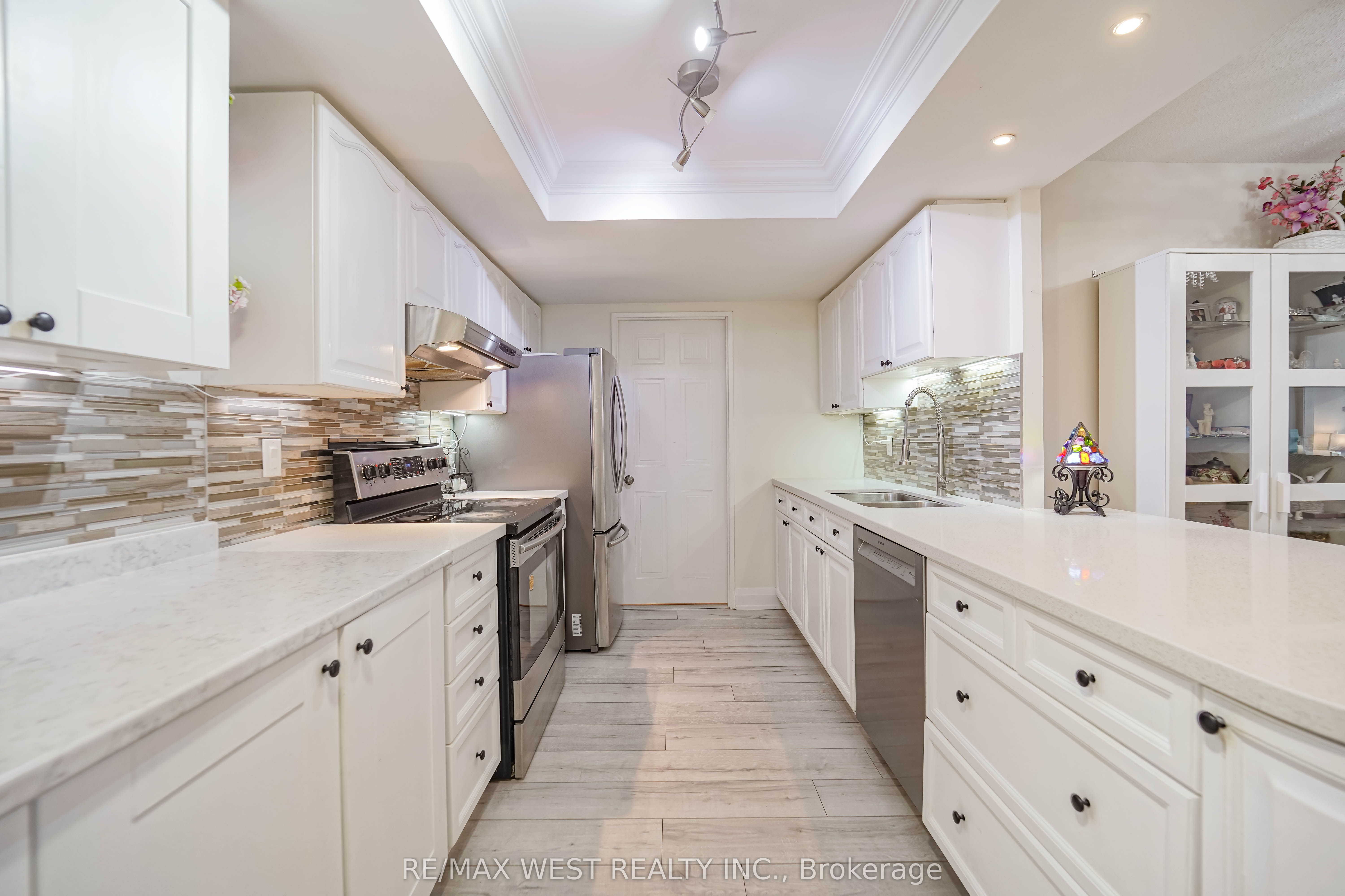 33 Weldrick Road E 501