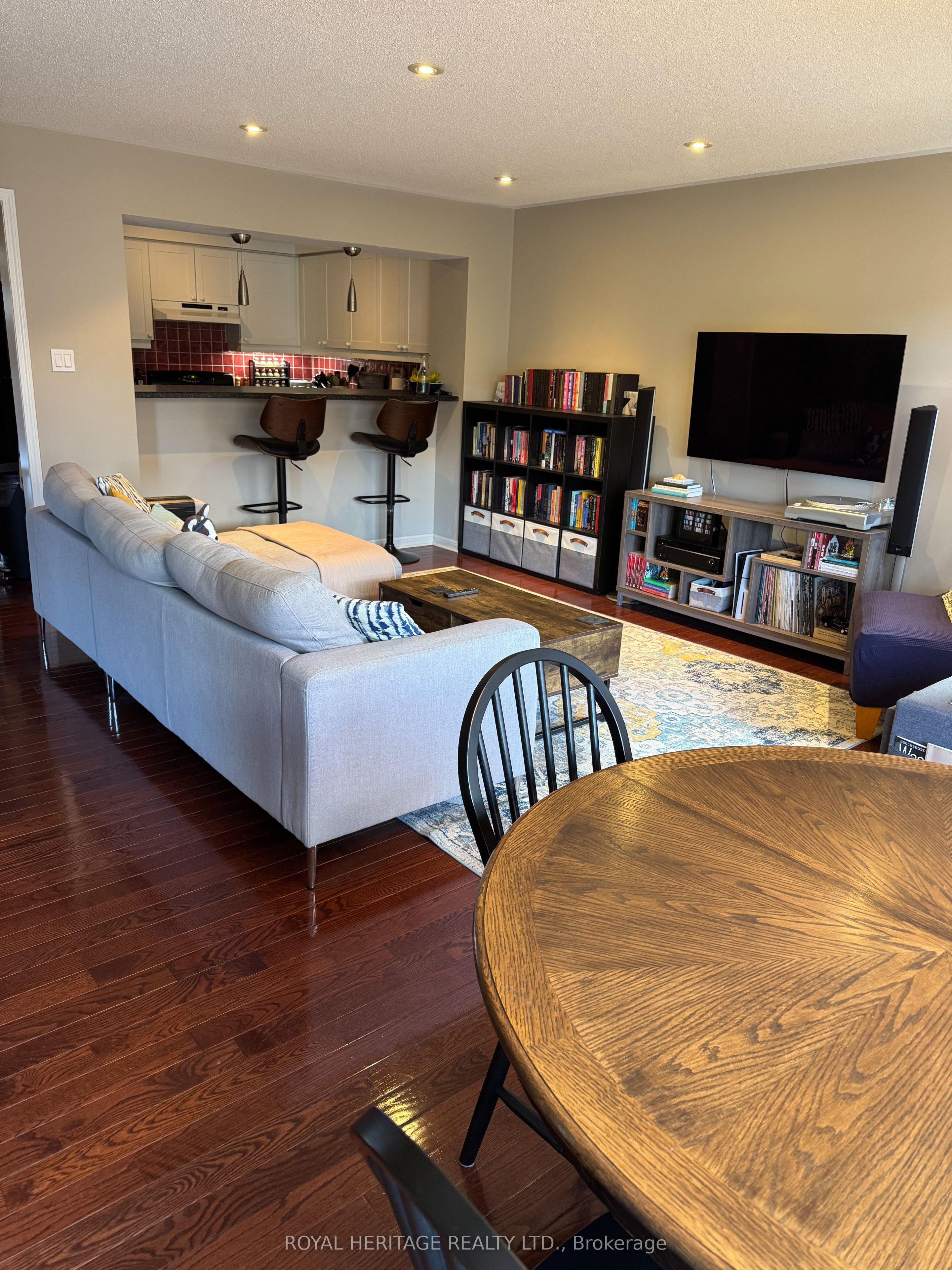 2728 Bur Oak Avenue Upper #1