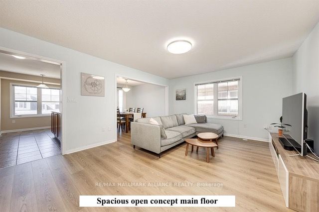 925 Hasselfeldt Heights