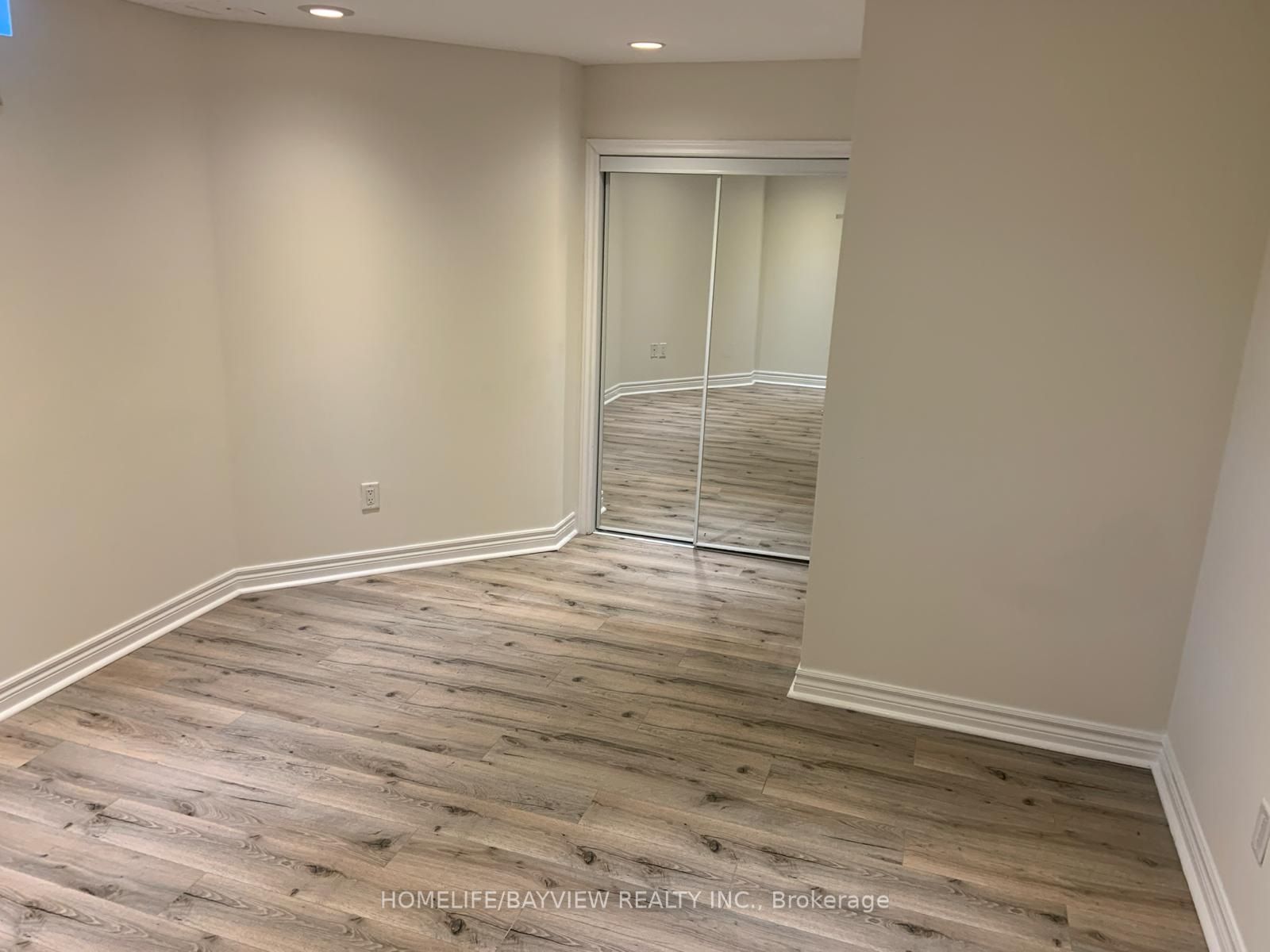 52 casa grande (basement) Street