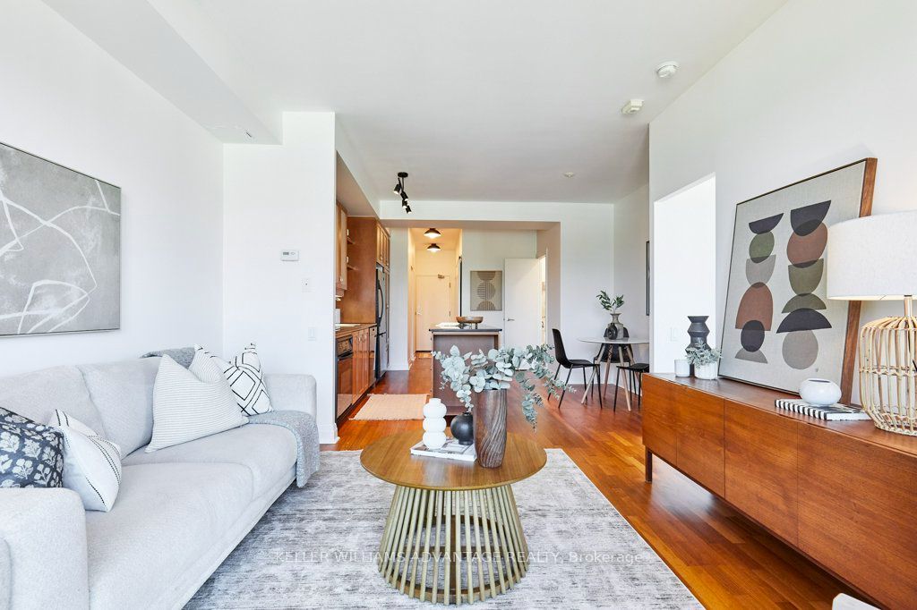 20 Scrivener Square 806