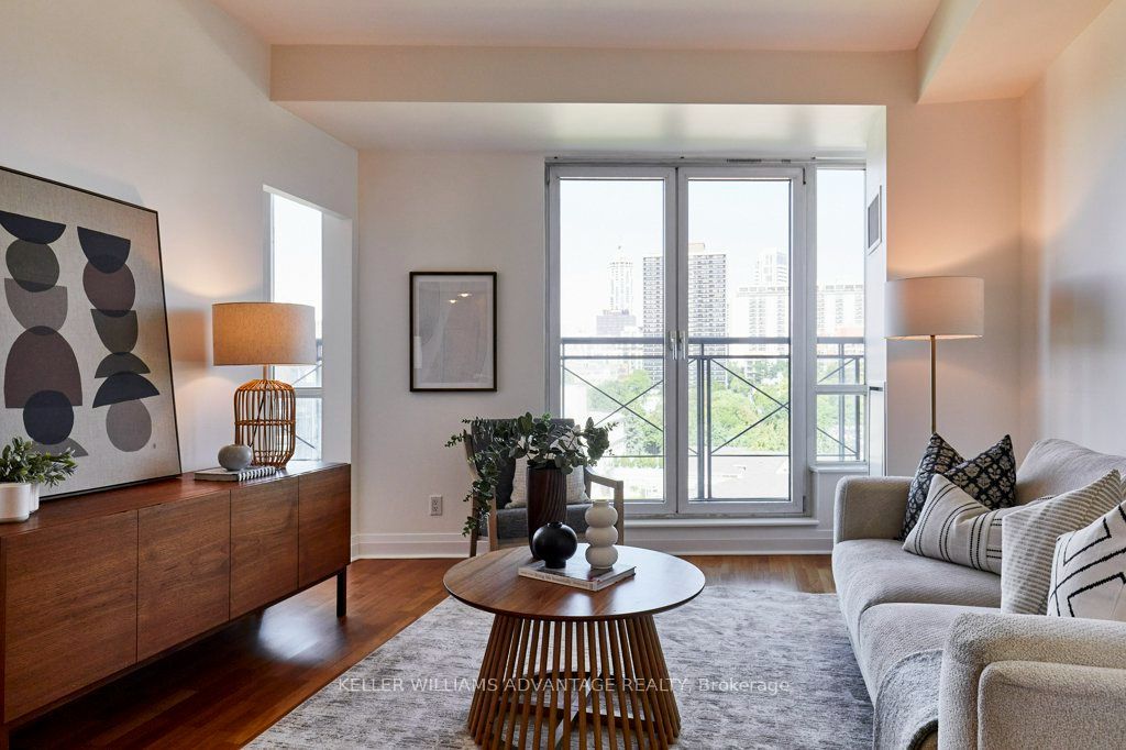 20 Scrivener Square 806
