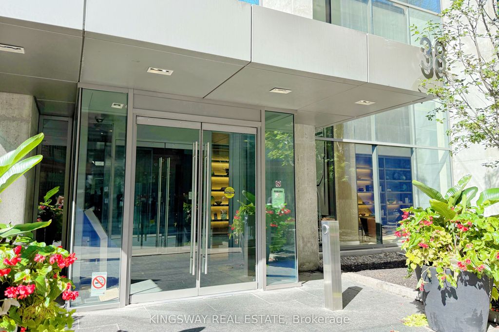 Photo of 38 Grenville Street #2706, Toronto, ON M4Y 1A5 (MLS # C12434524)