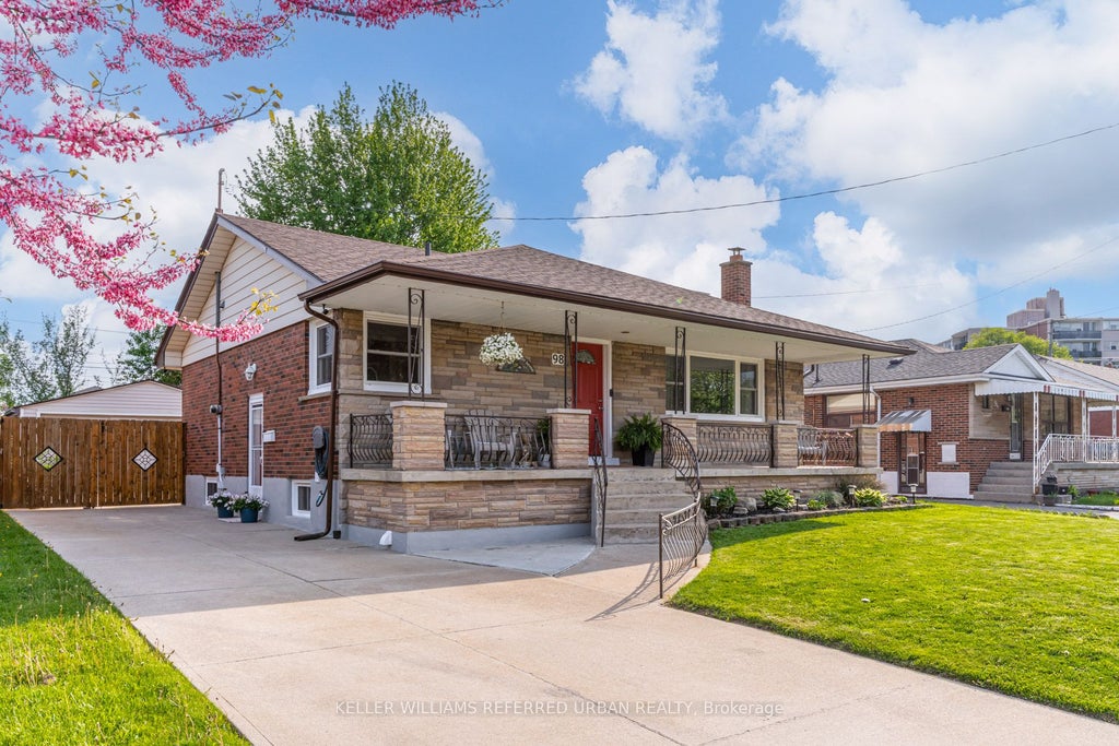 Photo of 98 Duncombe Drive, Hamilton, ON L9A 2G3 (MLS # X13151958)