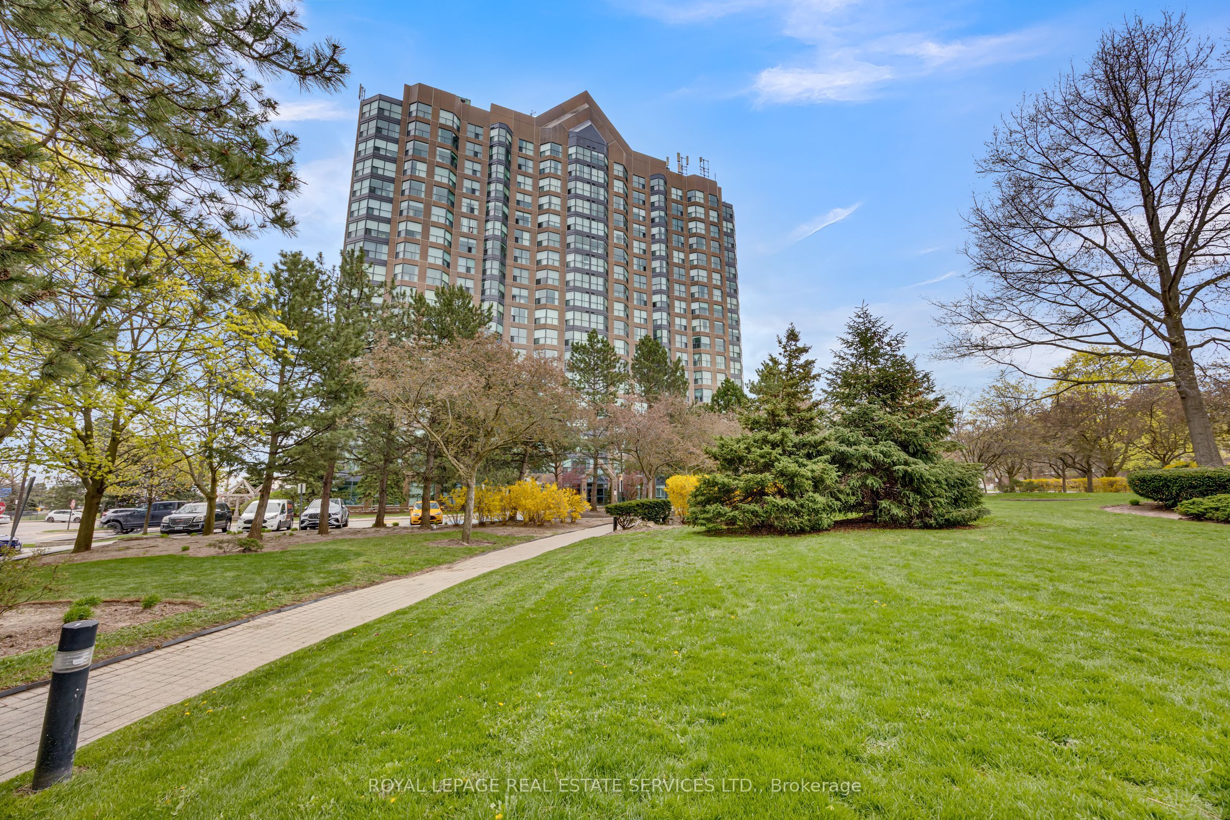 2177 Burnhamthorpe Road W 1510