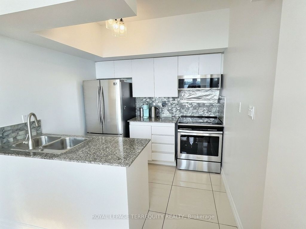Photo of 230 Queens Quay W #1818, Toronto, ON M5J 2Y7 (MLS # C12407895)