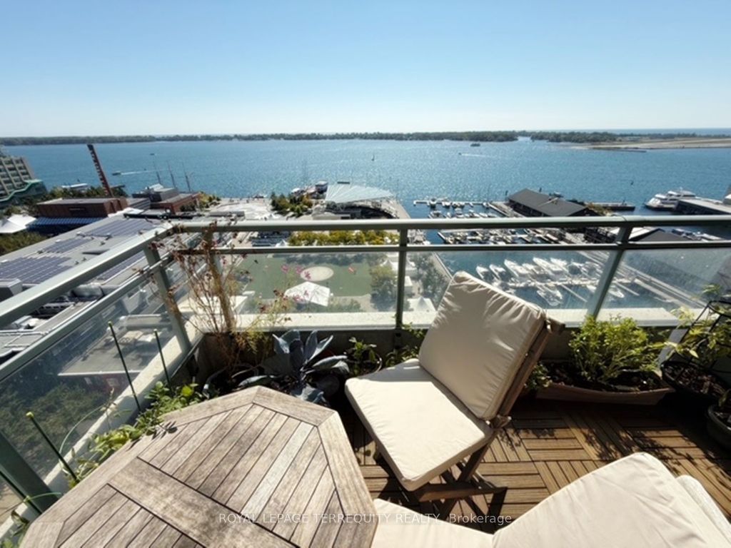 Photo of 230 Queens Quay W #1818, Toronto, ON M5J 2Y7 (MLS # C12407895)