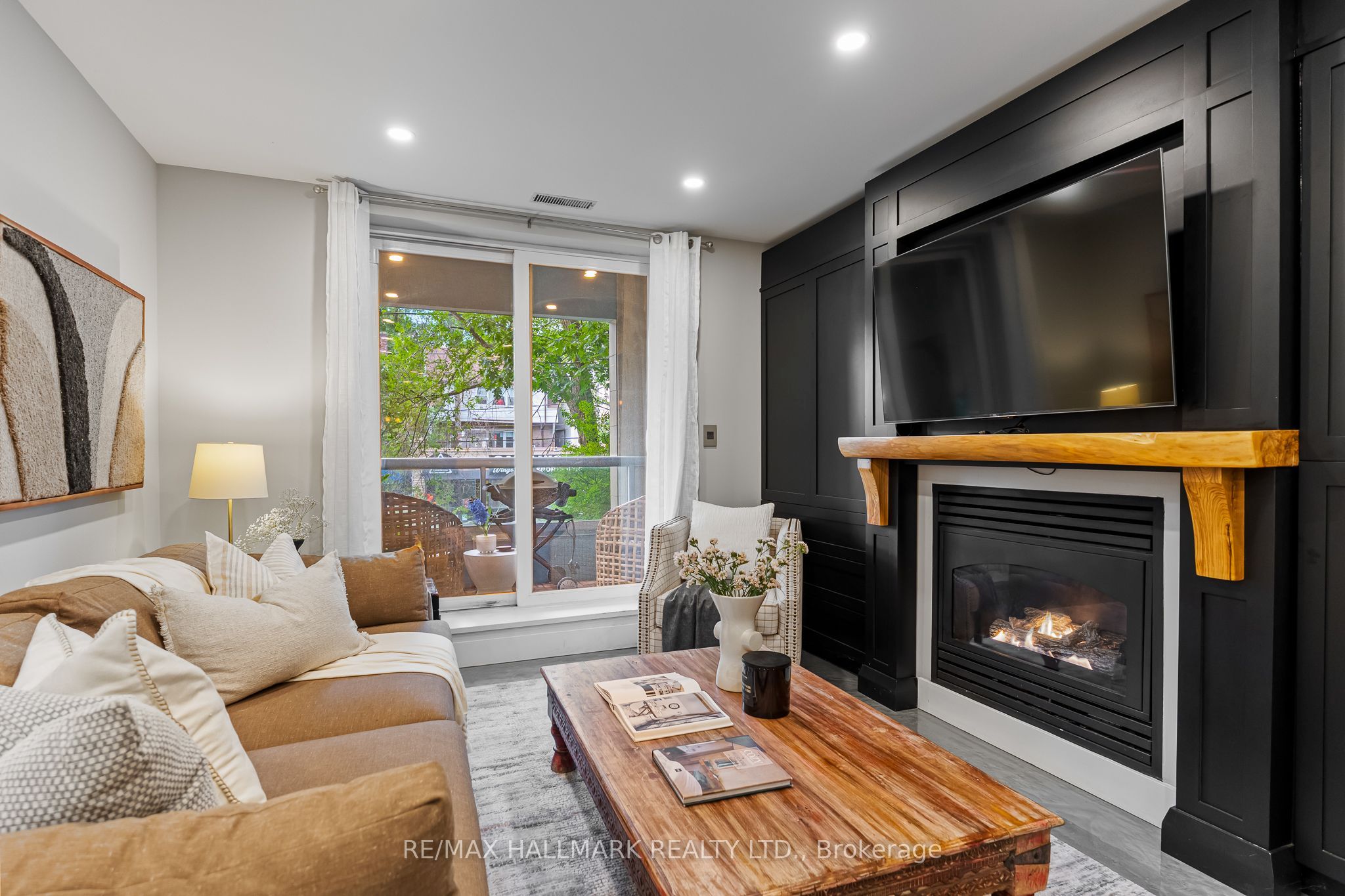 2365 Queen Street E 201