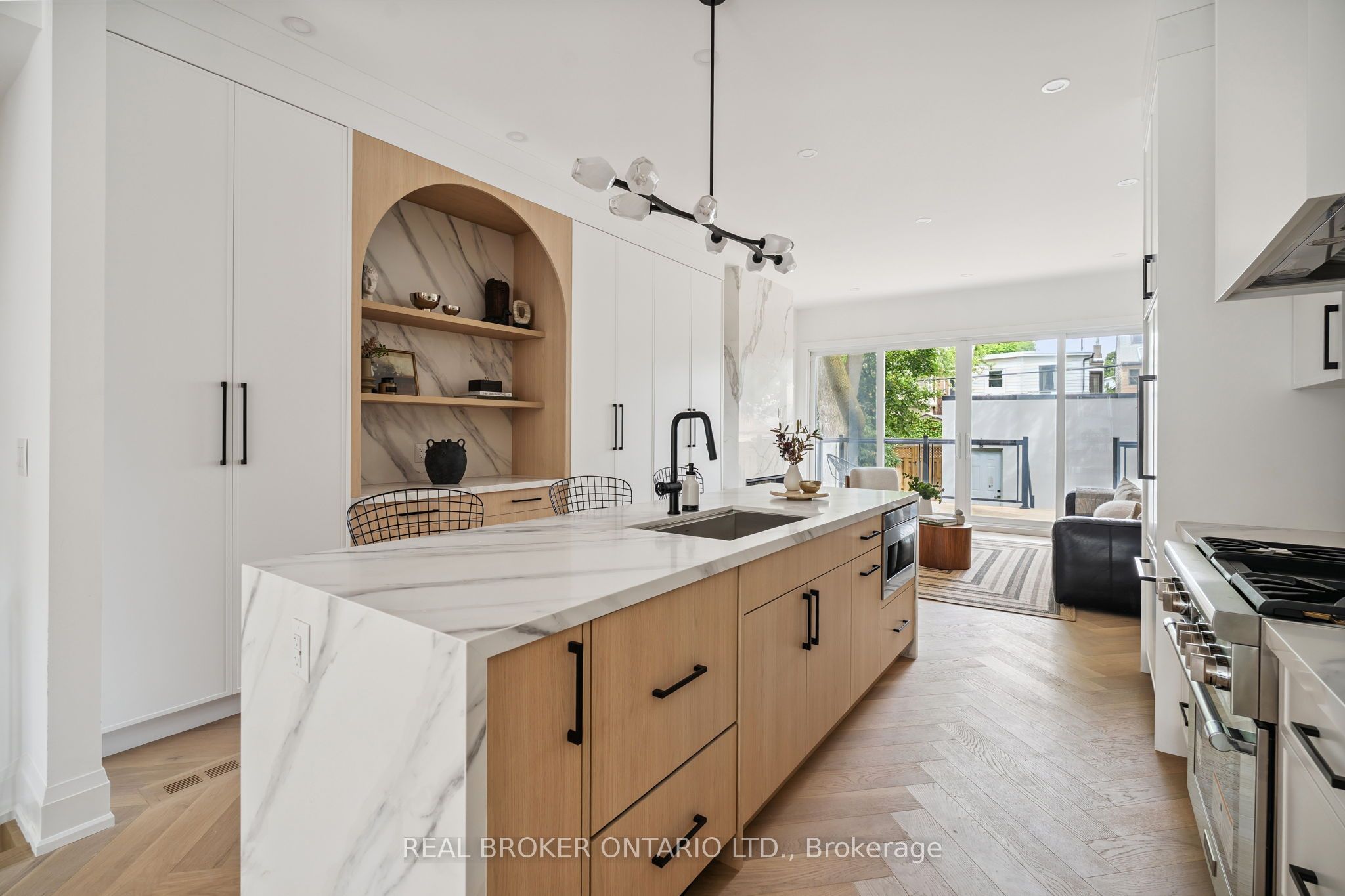 98 Hogarth Avenue