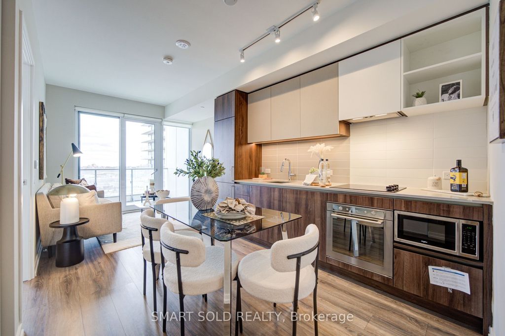 Photo of 1000 Portage Parkway #1807, Vaughan, ON L4K 5K8 (MLS # N13109074)