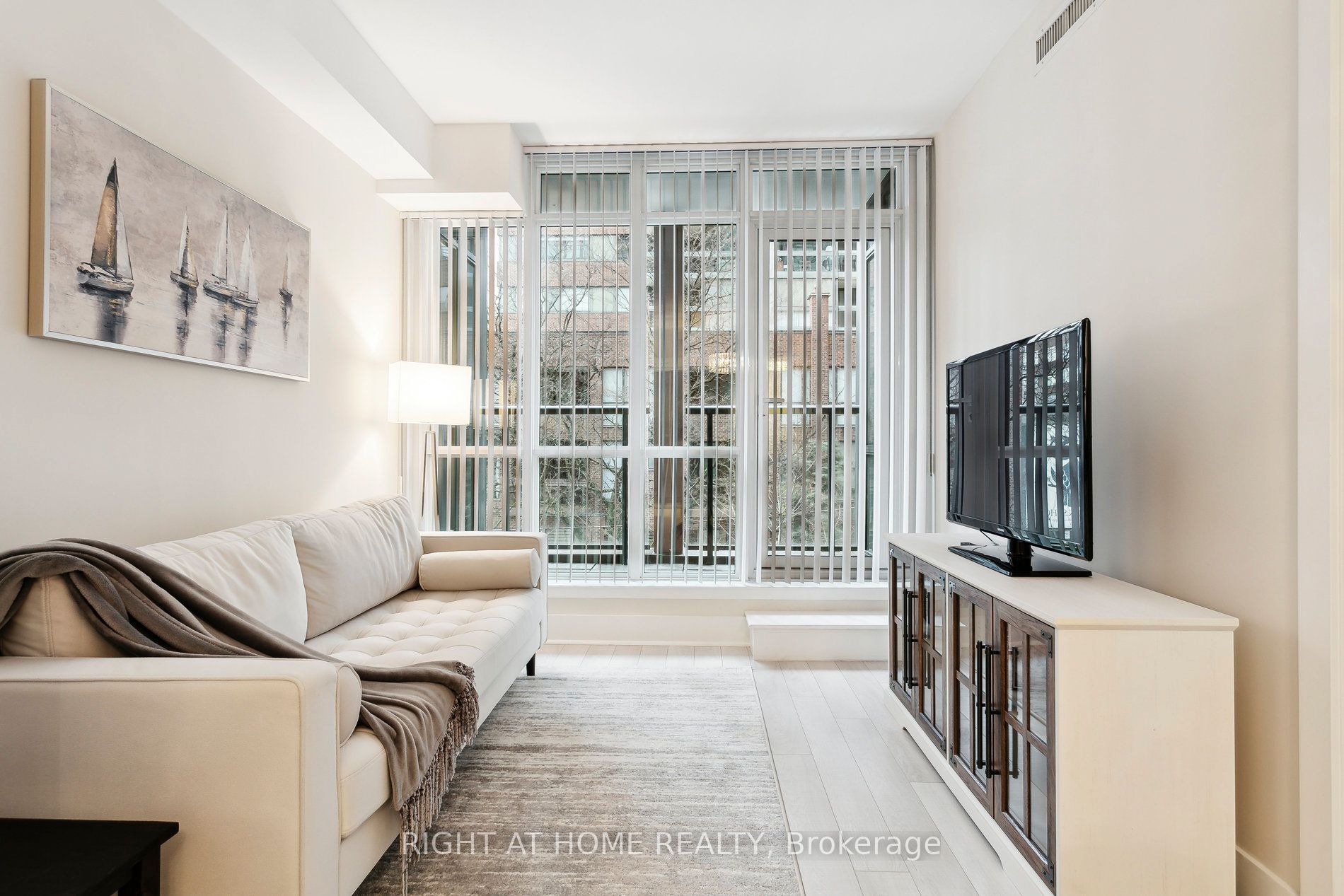 32 Davenport Road 311