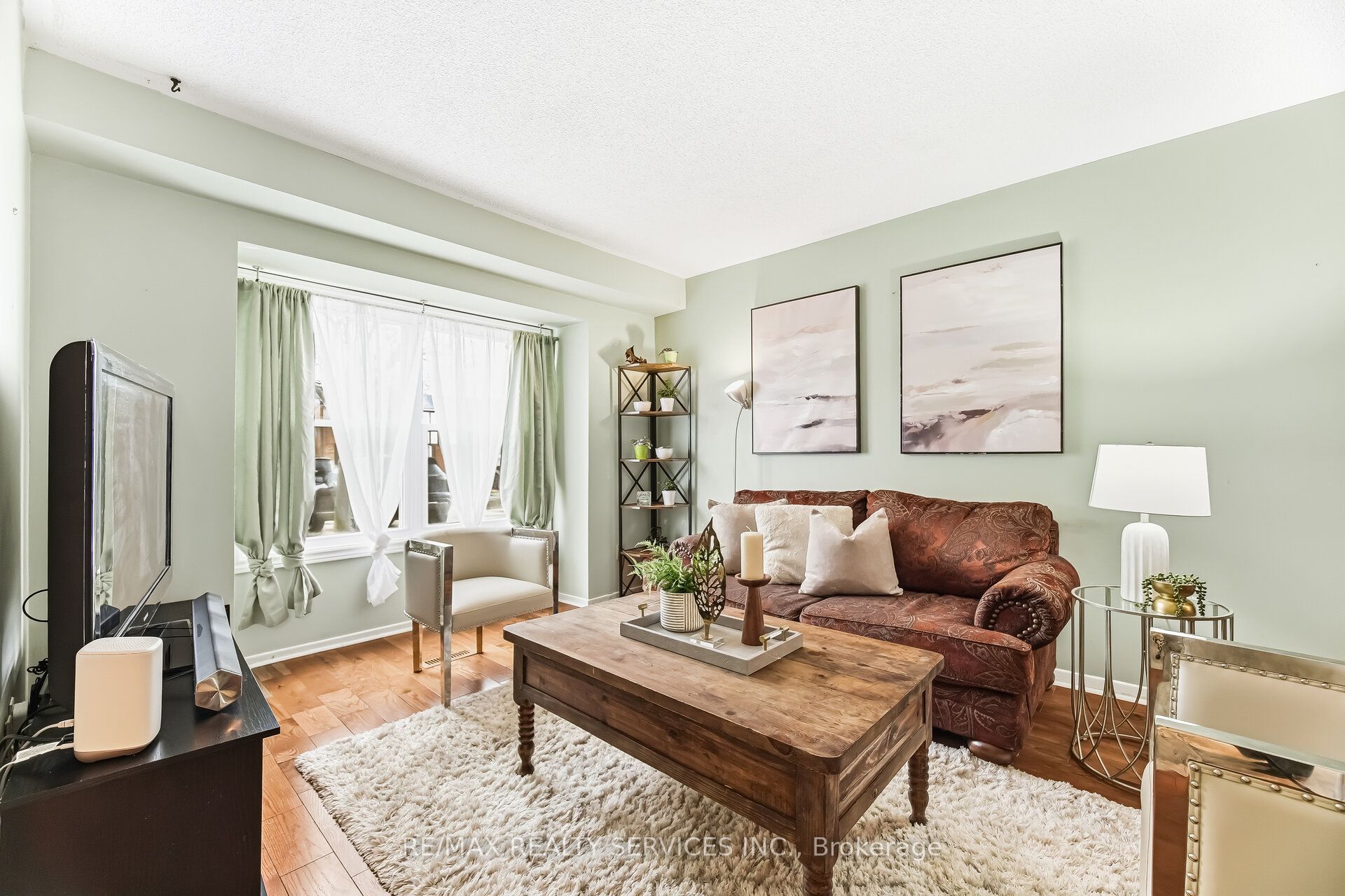 900 Central Park Drive 92