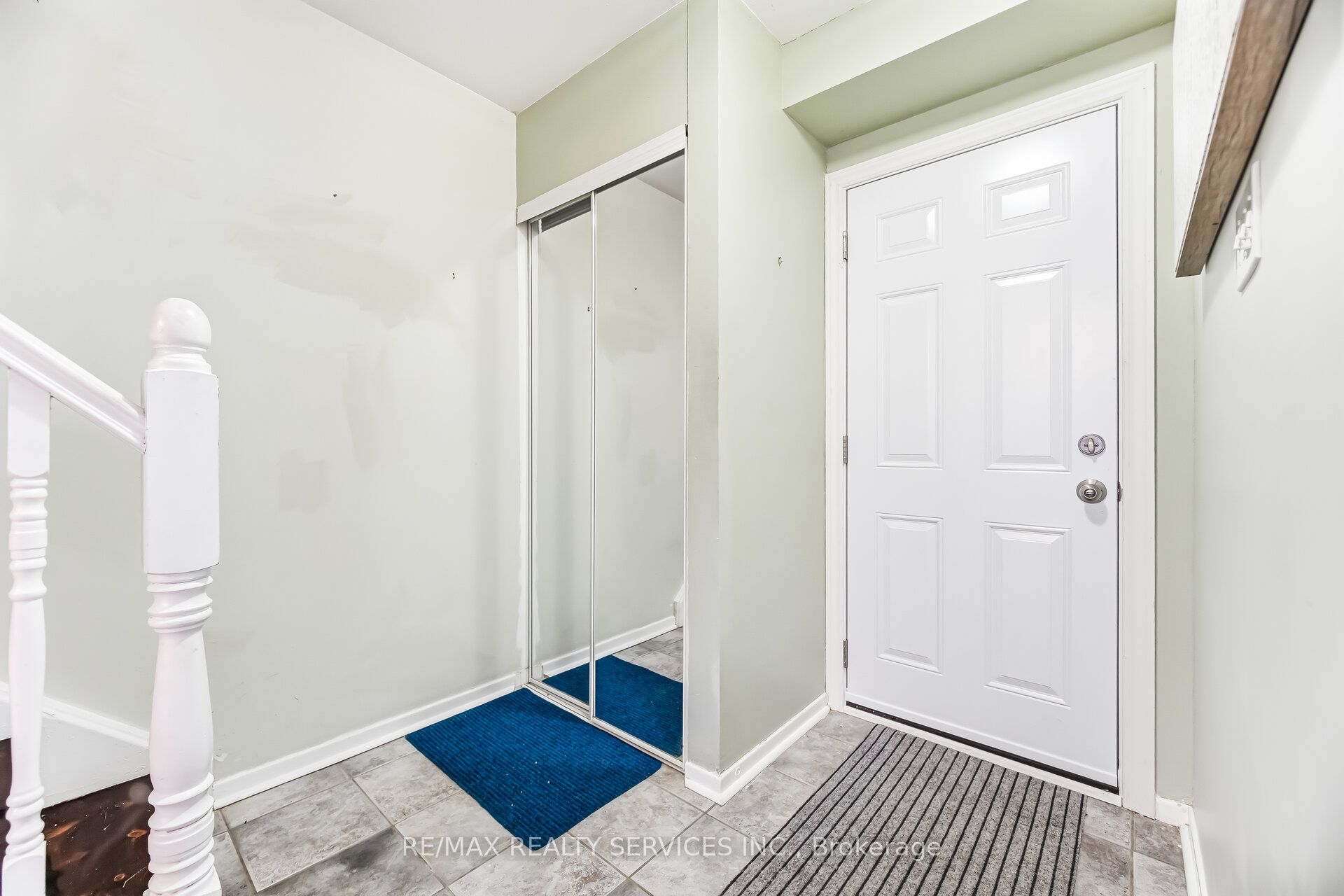 900 Central Park Drive 92