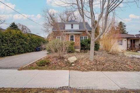 Photo of 292 Horsham Avenue, Toronto, ON M2R 1G4 (MLS # C12480283)