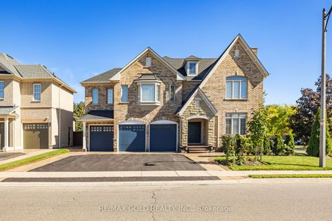 19 Eiffel Boulevard N Brampton ON L6P 1V9