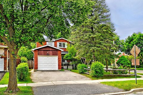 Photo of 348 Brownridge Drive, Vaughan, ON L4J 5W9 (MLS # N12523090)