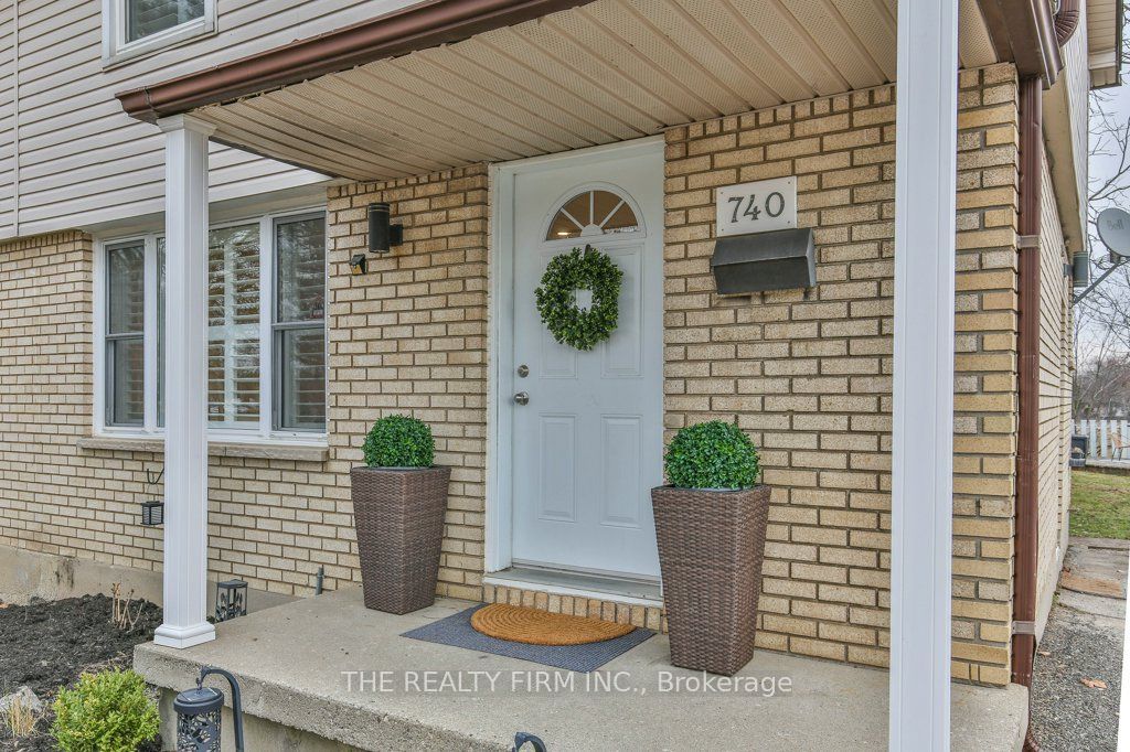 Photo of 740 NOTRE DAME Drive, London South, ON N6J 3B6 (MLS # X12933670)