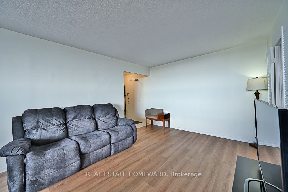 2550 Pharmacy Avenue 1015