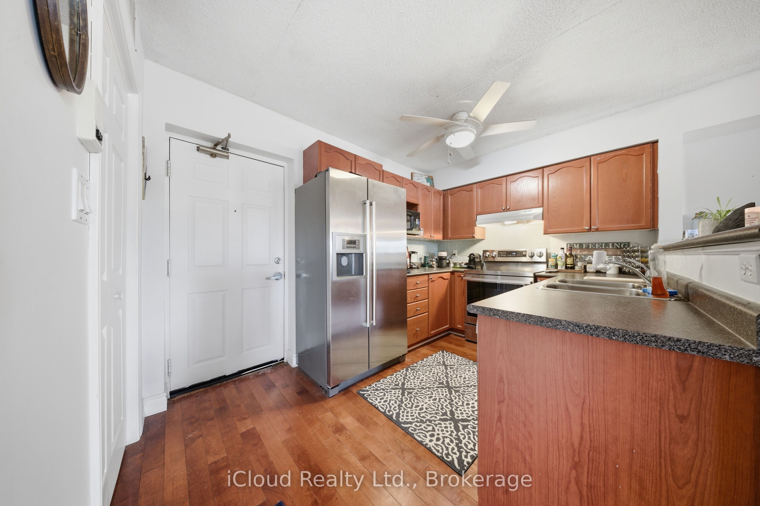 1450 Bishops Gate 103