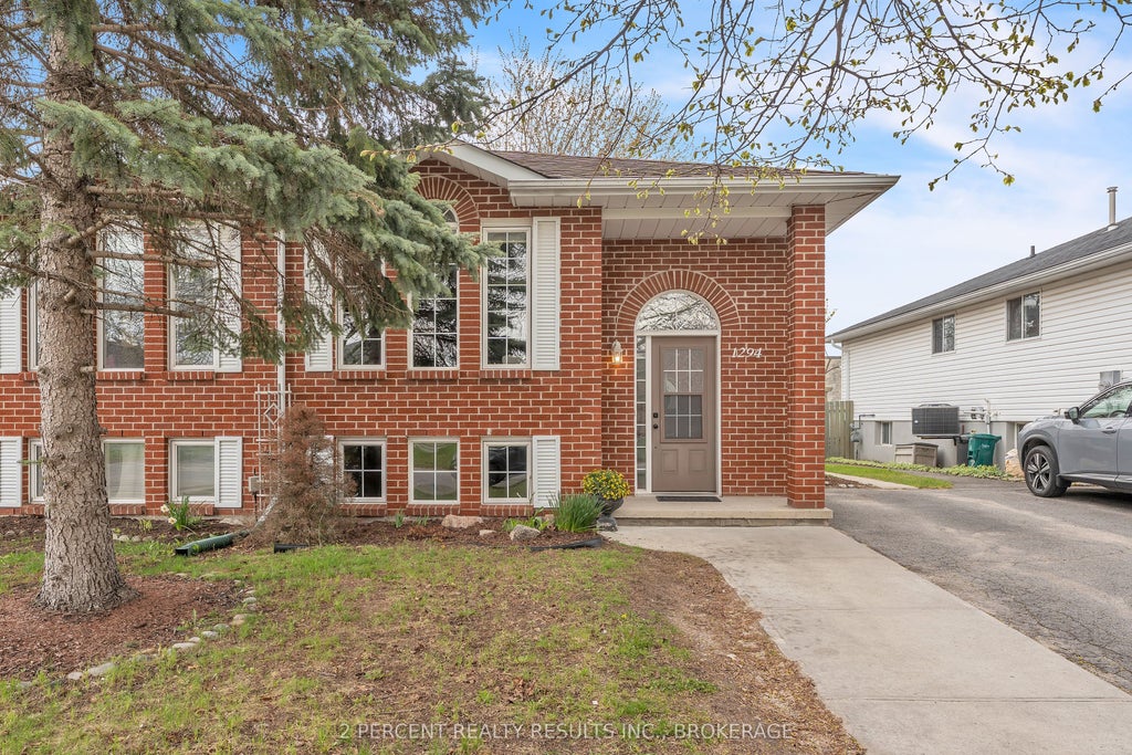 Photo of 1294 Brackenwood Crescent, Kingston, ON K7P 2W2 (MLS # X13121286)