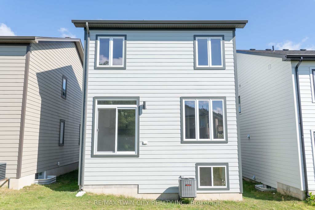 Photo of 941 DEVERON Crescent, London South, ON N5X 3X4 (MLS # X12808526)