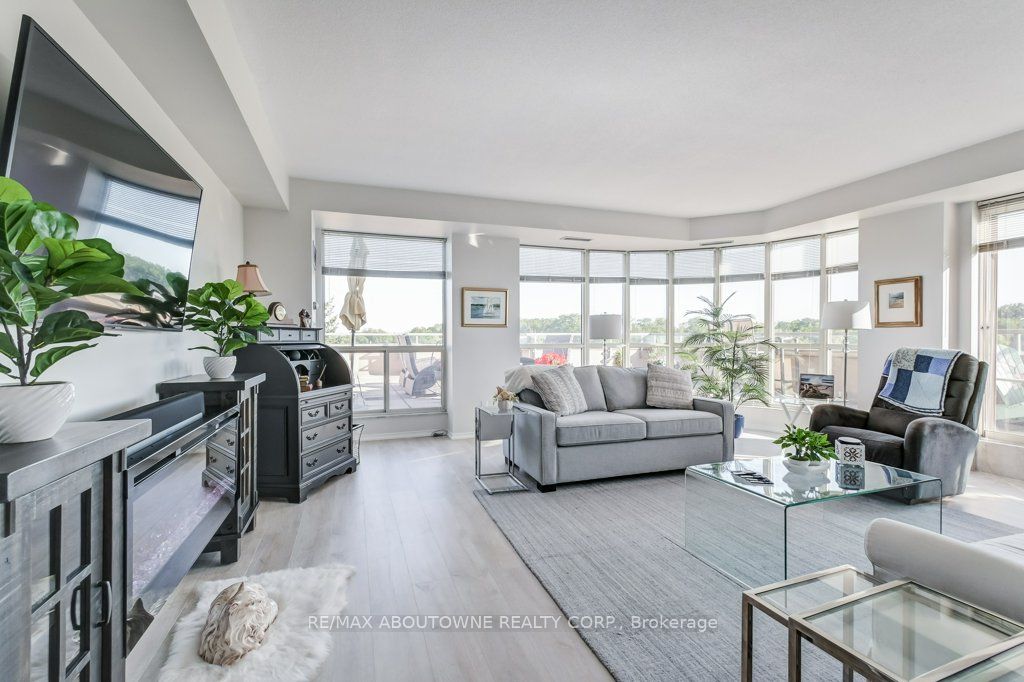 2511 Lakeshore Road W 519
