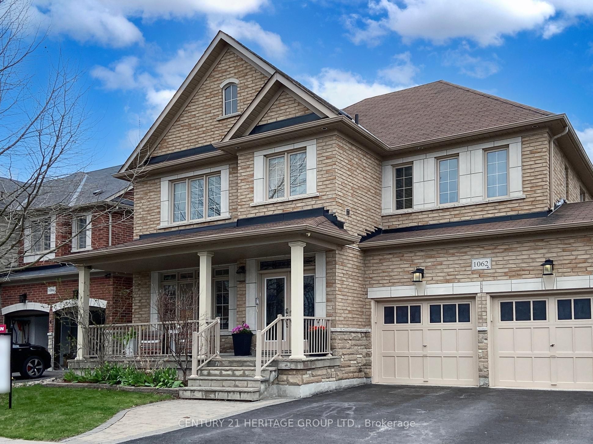 1062 Blackhall Crescent