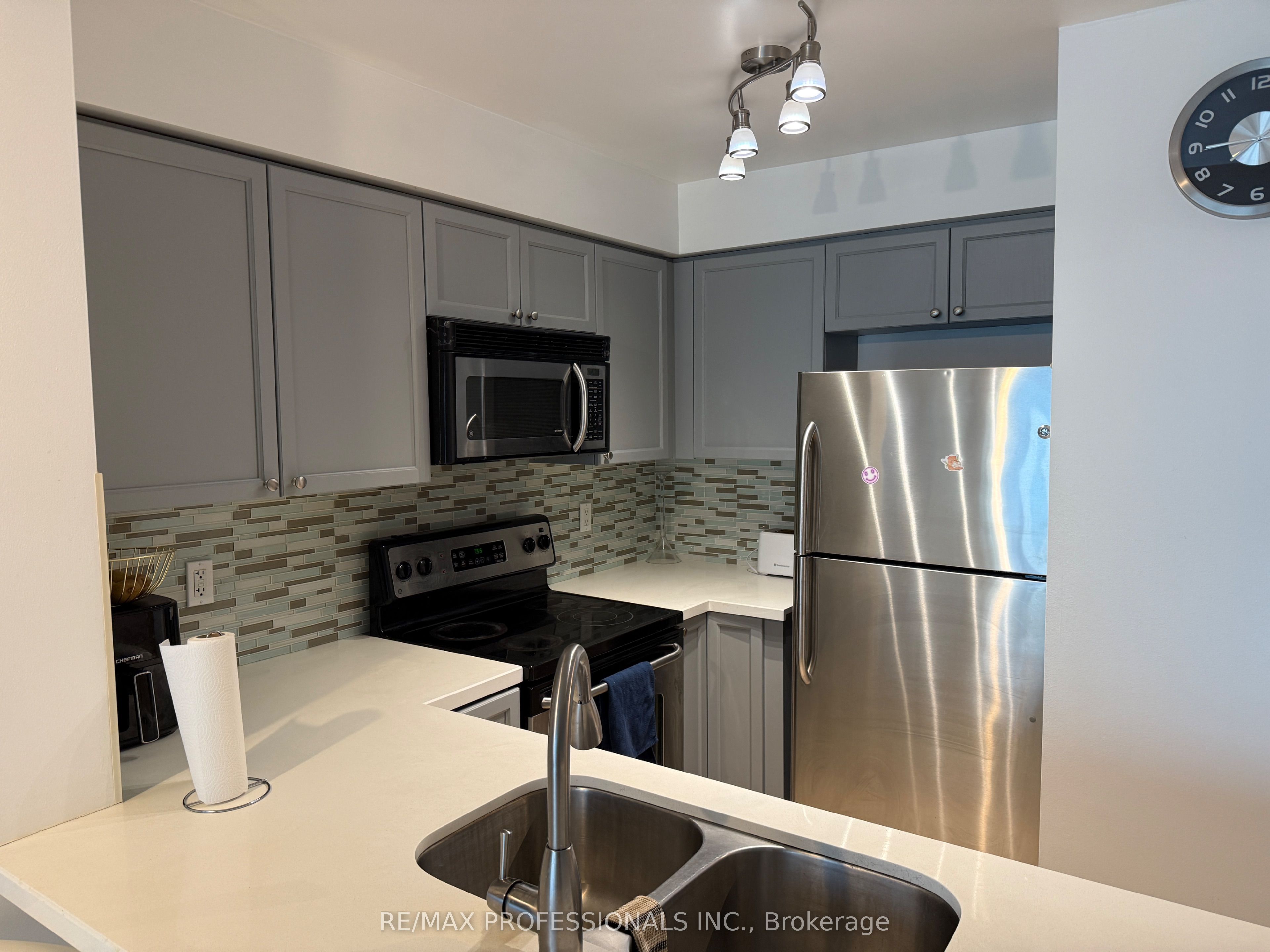 7 Michael Power Place 1406