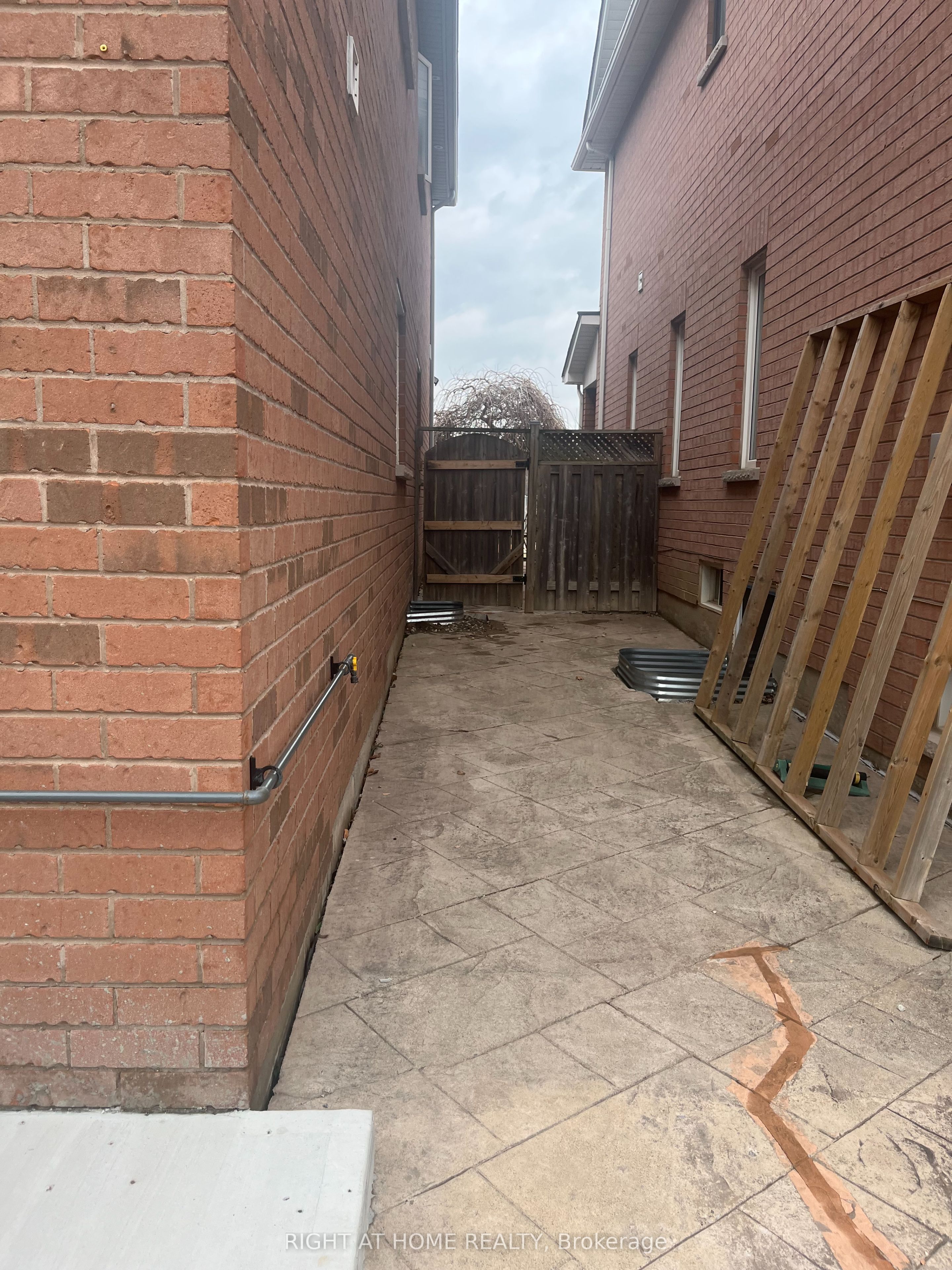 6772 LONGVIEW Place E BASEMENT