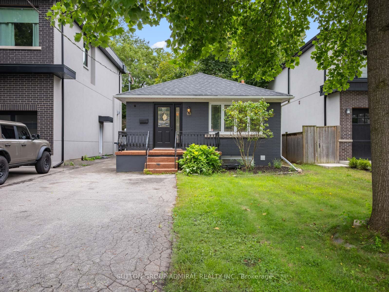 65 Woodbury Road