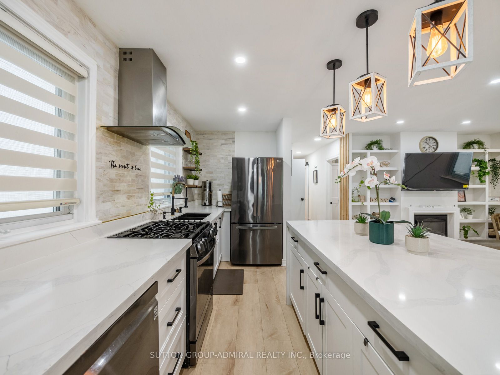 65 Woodbury Road