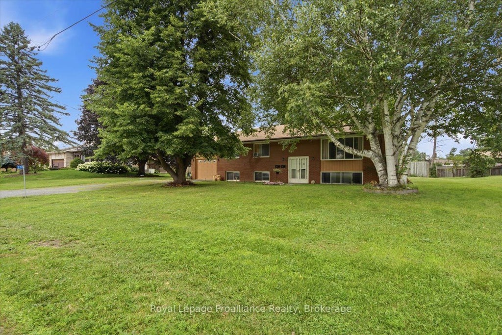 Photo of 270 Colonial Road, Belleville, ON K8R 1B9 (MLS # X13644612)