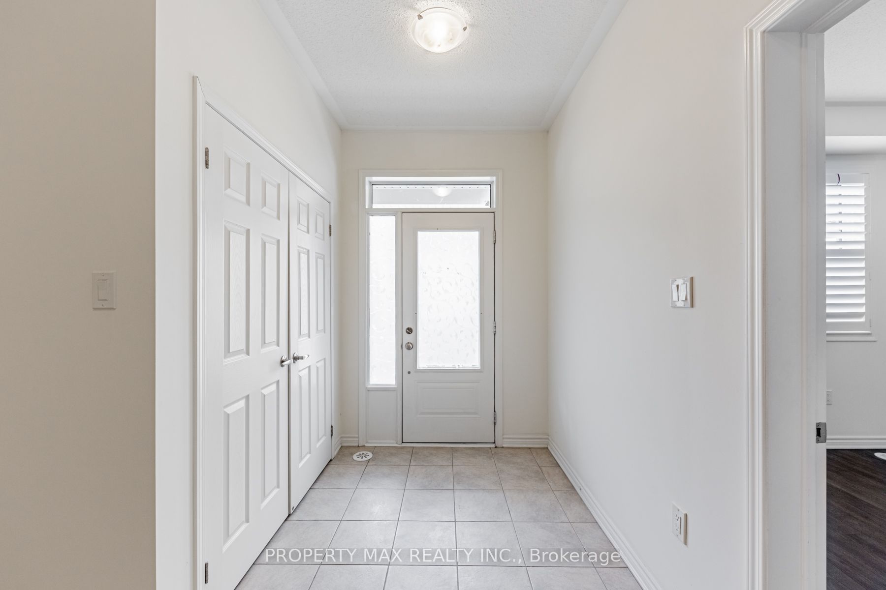 8 Thomas Swanson Street