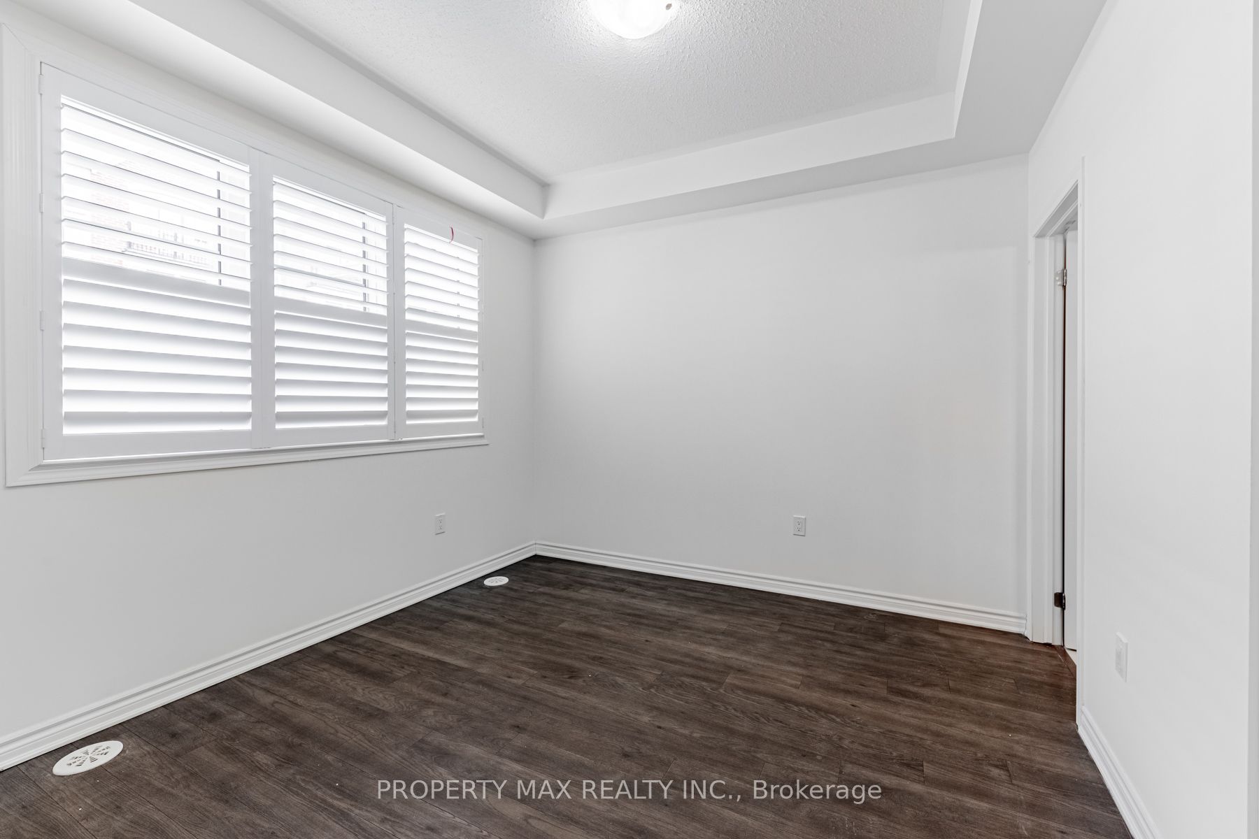 8 Thomas Swanson Street