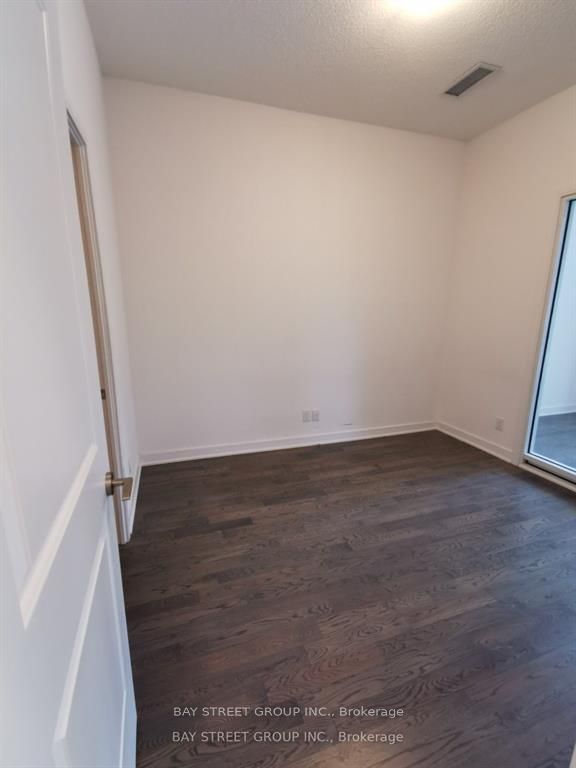 9191 yonge Street 106 SW