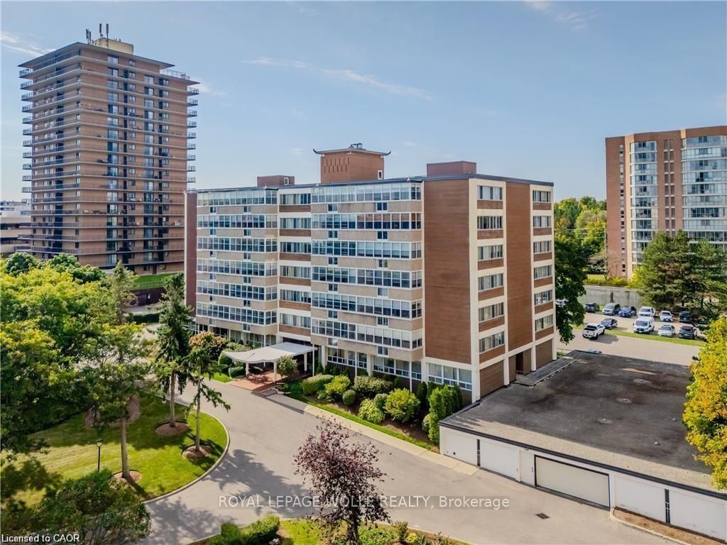 Photo of 45 Westmount Road N #703, Waterloo, ON N2L 2R3 (MLS # X12868956)