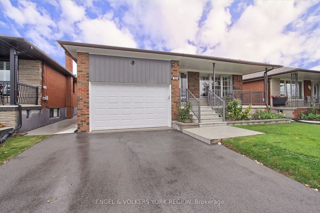 Photo of 234 Maple Leaf Drive, Toronto, ON M6L 1P1 (MLS # W12503992)