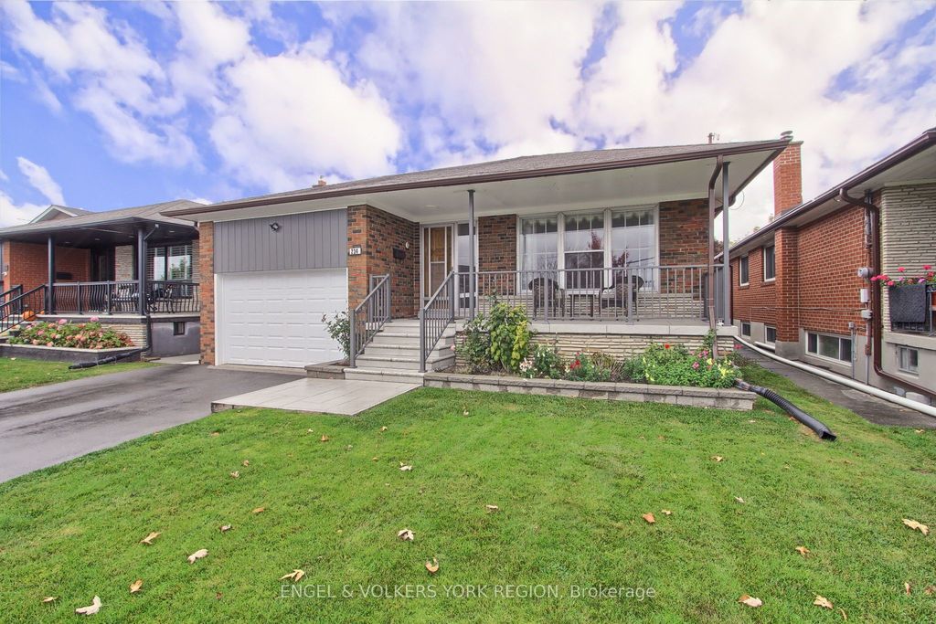 Photo of 234 Maple Leaf Drive, Toronto, ON M6L 1P1 (MLS # W12503992)