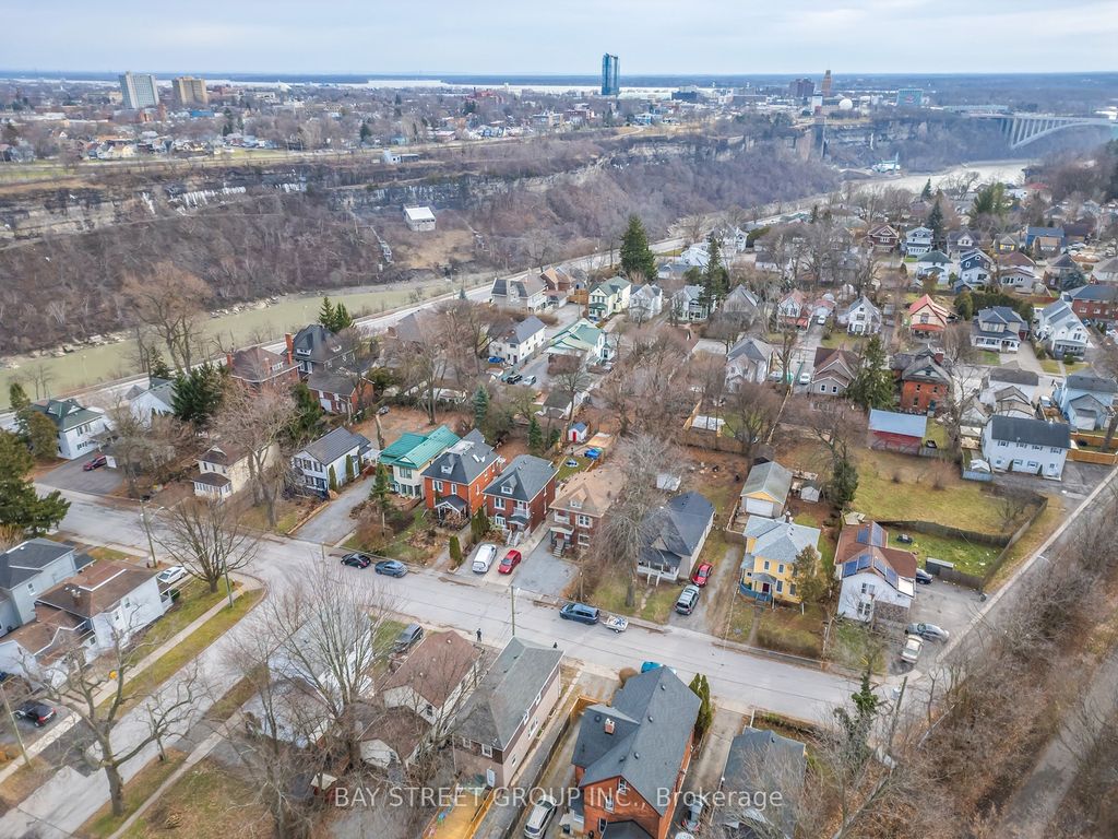 Photo of 4308 Ellis Street N, Niagara Falls, ON L2E 1H1 (MLS # X12727596)