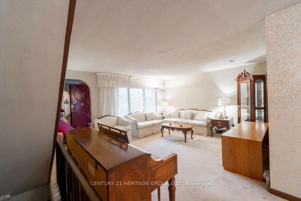 Photo of 10 Antibes Drive, Toronto, ON M2R 3K3 (MLS # C12589374)