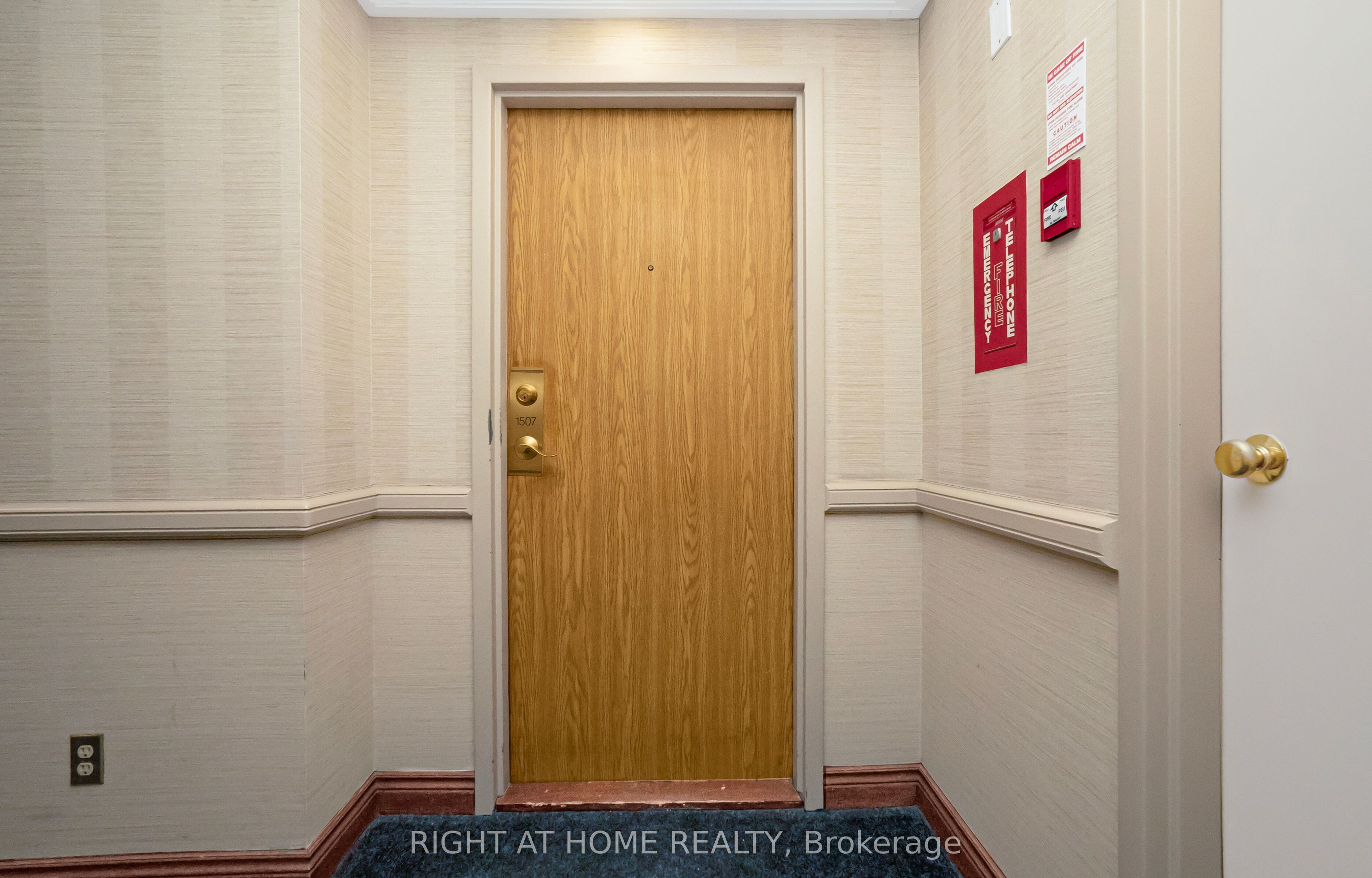1360 Rathburn Road E 1507