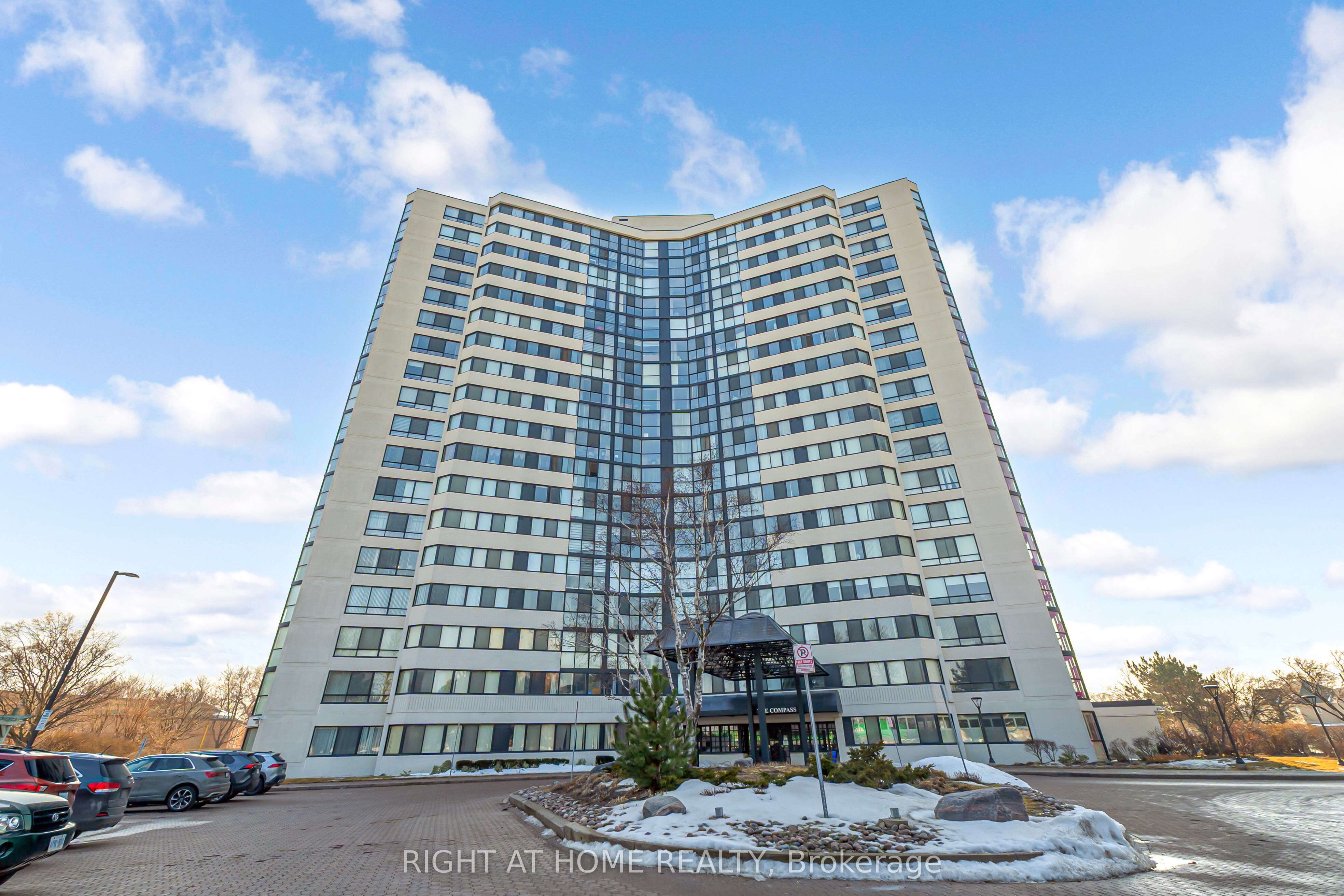 1360 Rathburn Road E 1507