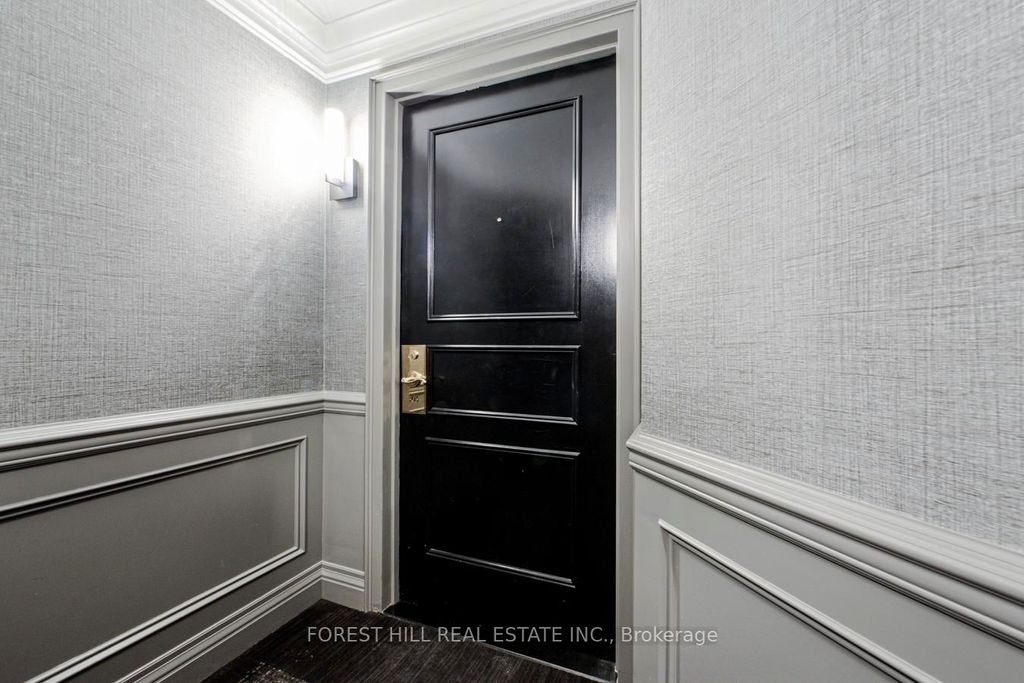 Photo of 38 Avenue Road #305, Toronto, ON M5R 2G2 (MLS # C13011582)