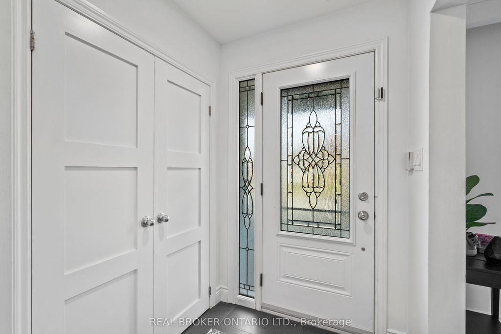 Photo of 21 Decarie Circle, Toronto, ON M9B 3H6 (MLS # W12593562)