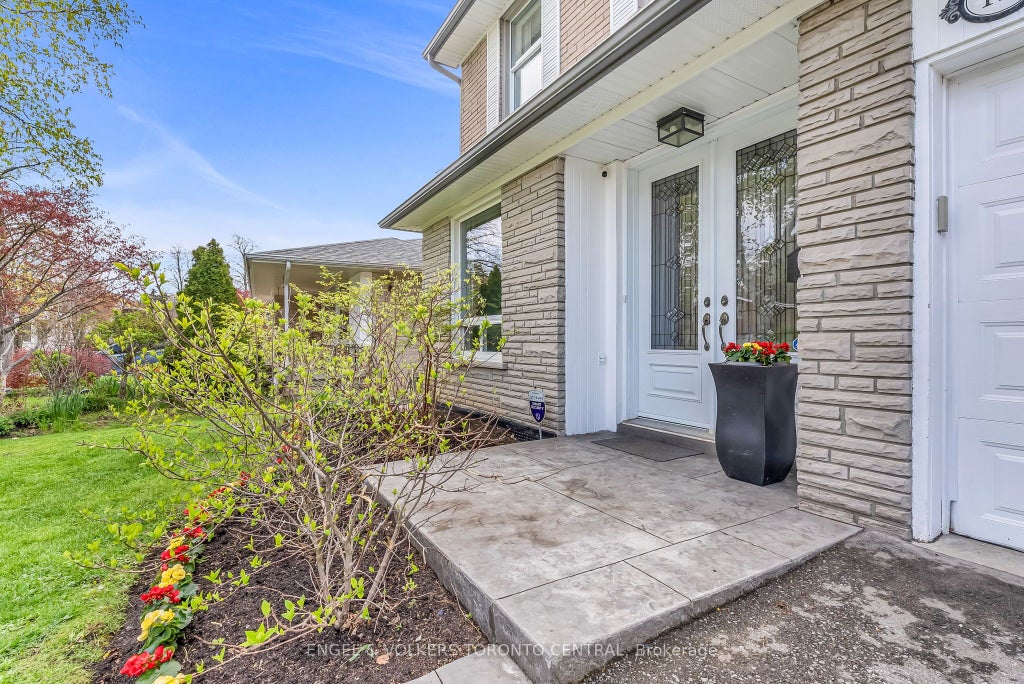 Photo of 170 Fenn Avenue, Toronto, ON M2P 1X9 (MLS # C13224876)