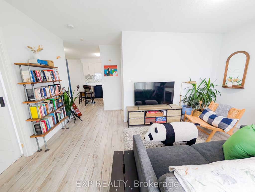 Photo of 2464 Weston Road #1010, Toronto, ON M9N 0A2 (MLS # W12446805)