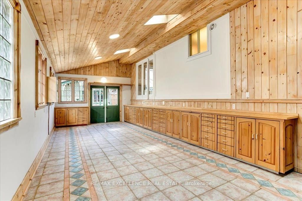 485 Gowland Crescent