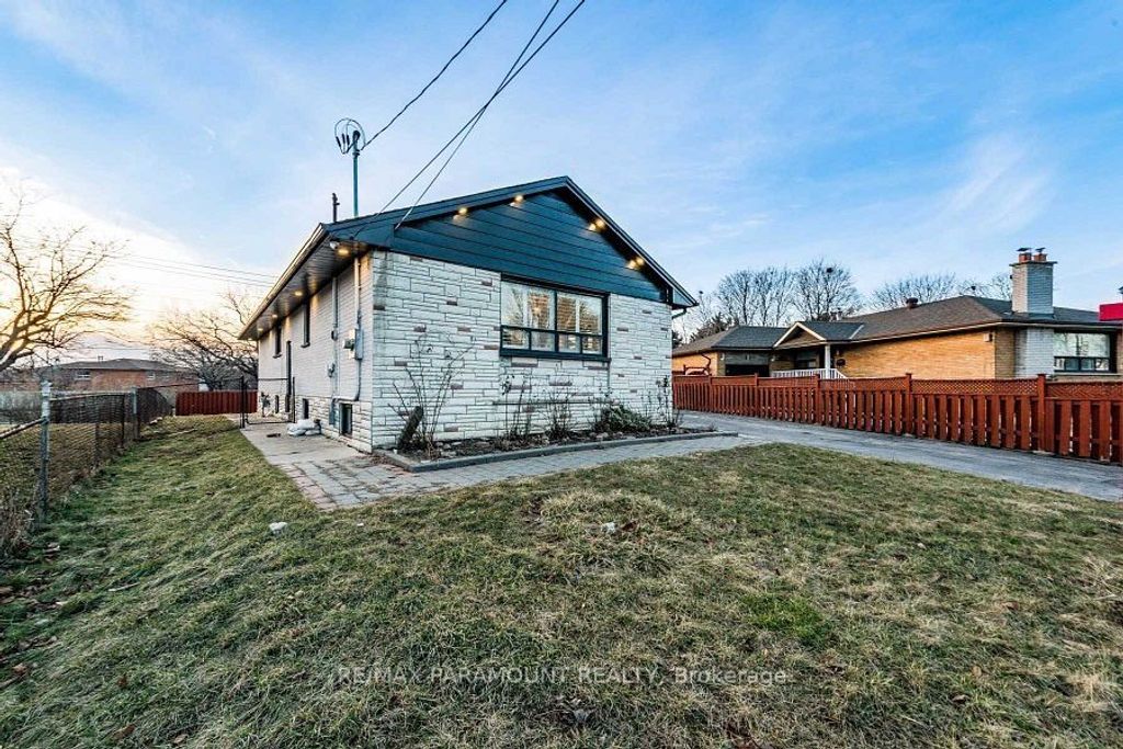 Photo of 6 Arkley Crescent, Toronto, ON M9R 3S3 (MLS # W12000743)