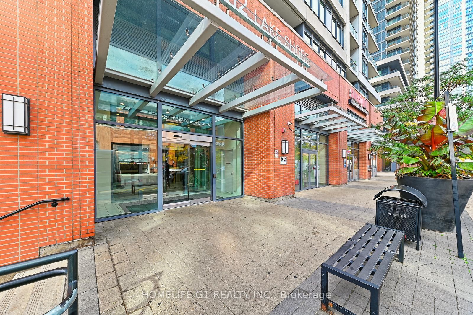 2212 Lakeshore Boulevard 8